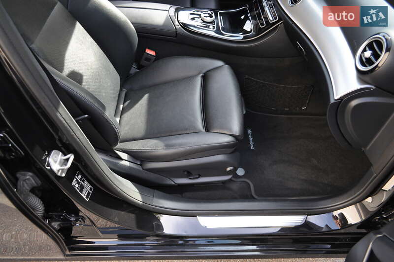 Седан Mercedes-Benz E-Class 2018 в Києві