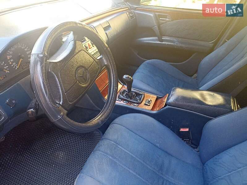Седан Mercedes-Benz E-Class 1998 в Мукачево