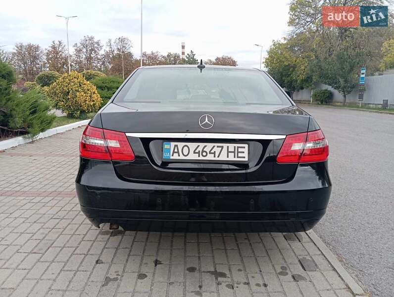 Седан Mercedes-Benz E-Class 2013 в Ужгороде