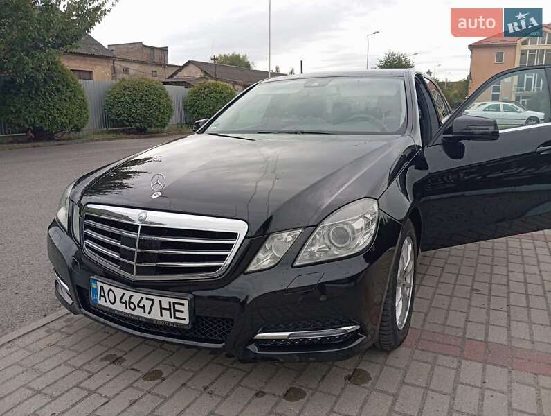 Седан Mercedes-Benz E-Class 2013 в Ужгороде