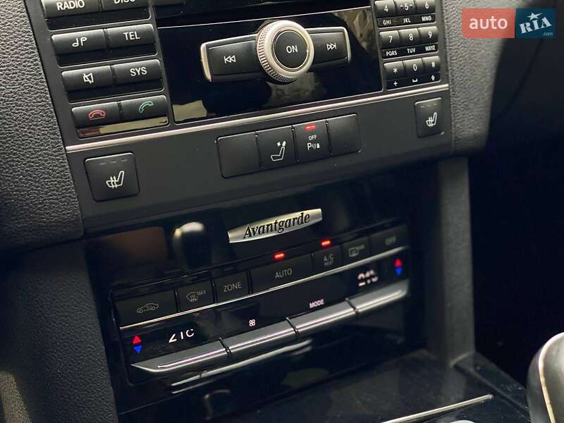 Седан Mercedes-Benz E-Class 2011 в Дніпрі