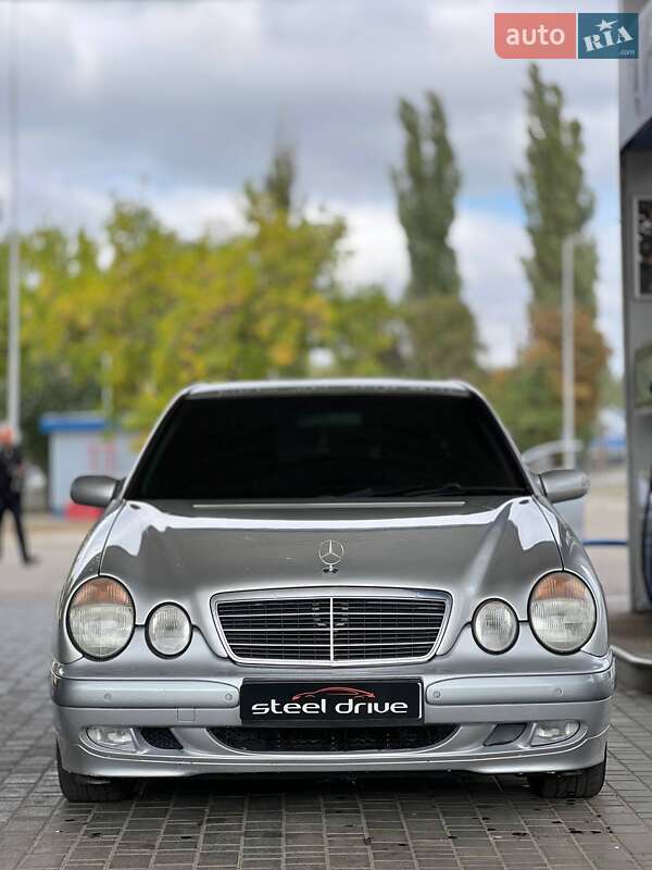 Седан Mercedes-Benz E-Class 2000 в Николаеве