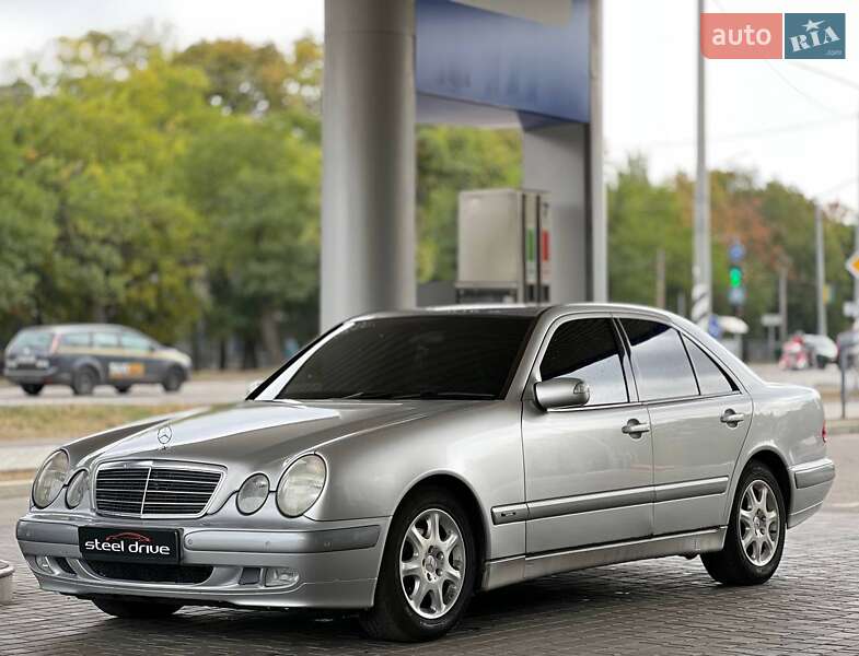 Mercedes-Benz E-Class 2000
