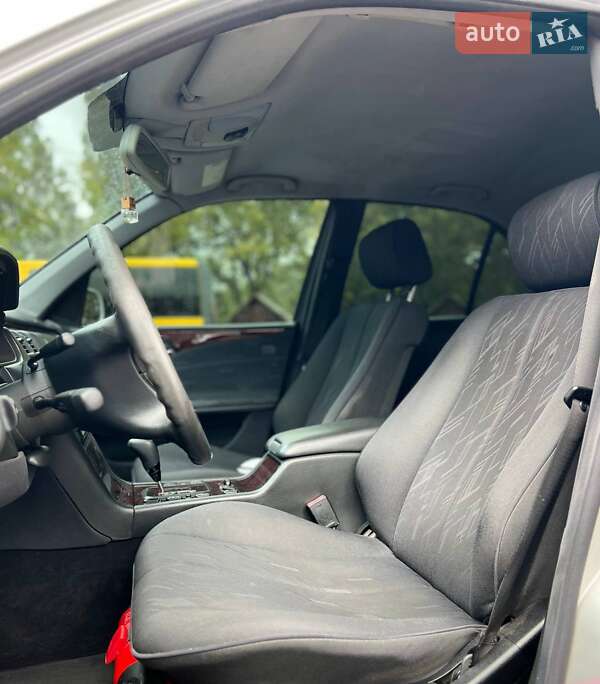Седан Mercedes-Benz E-Class 2000 в Николаеве