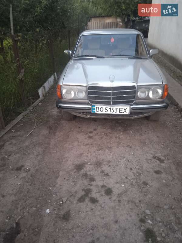 Седан Mercedes-Benz E-Class 1982 в Чорткові фото 9 Седан Mercedes-Benz E-Class 1982 в Чорткові