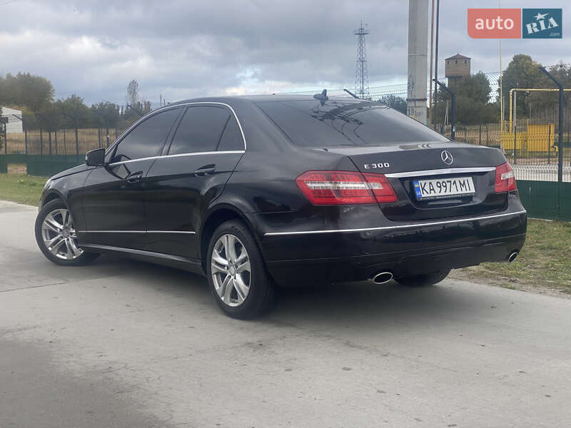 Седан Mercedes-Benz E-Class 2011 в Києві фото 4 Седан Mercedes-Benz E-Class 2011 в Києві