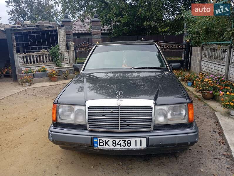 Седан Mercedes-Benz E-Class 1993 в Здолбуніві фото 8 Седан Mercedes-Benz E-Class 1993 в Здолбуніві
