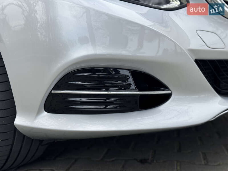 Седан Mercedes-Benz E-Class 2014 в Звягелі