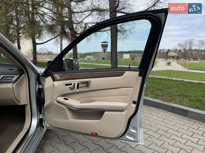Седан Mercedes-Benz E-Class 2014 в Звягелі