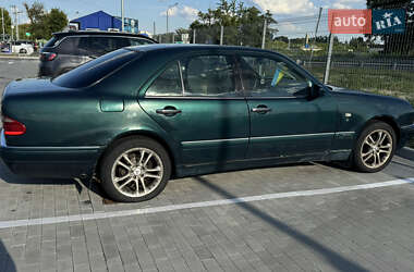 Седан Mercedes-Benz E-Class 1996 в 