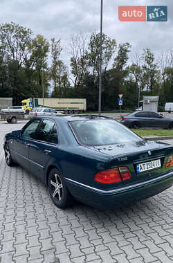 Седан Mercedes-Benz E-Class 1999 в 