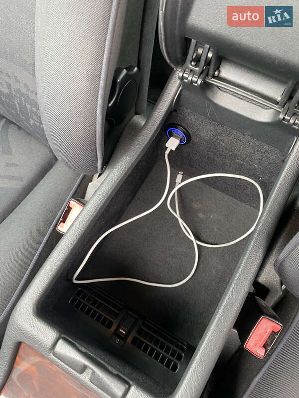 Седан Mercedes-Benz E-Class 1999 в Калуші