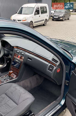 Седан Mercedes-Benz E-Class 1999 в 
