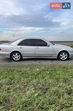 Седан Mercedes-Benz E-Class 2000 в 