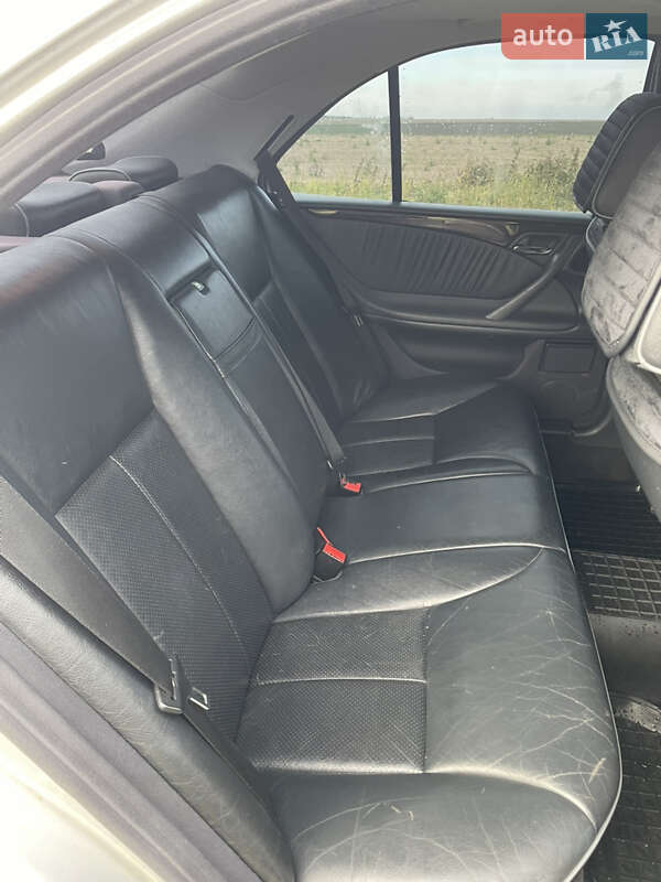 Седан Mercedes-Benz E-Class 2000 в Тернополе