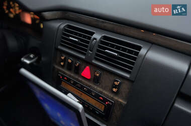 Седан Mercedes-Benz E-Class 2000 в 