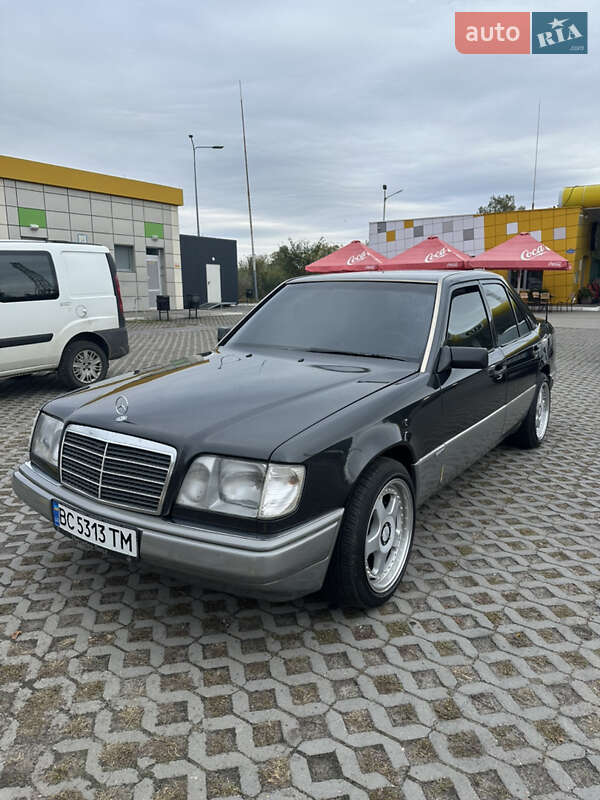 Седан Mercedes-Benz E-Class 1995 в Нежине