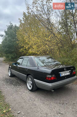 Седан Mercedes-Benz E-Class 1995 в 