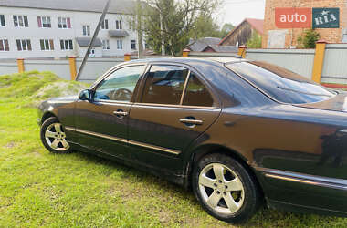 Седан Mercedes-Benz E-Class 2001 в 