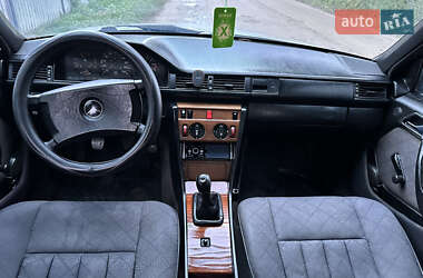 Седан Mercedes-Benz E-Class 1989 в 