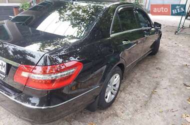 Седан Mercedes-Benz E-Class 2010 в 