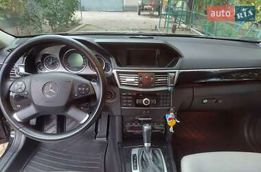 Седан Mercedes-Benz E-Class 2010 в 