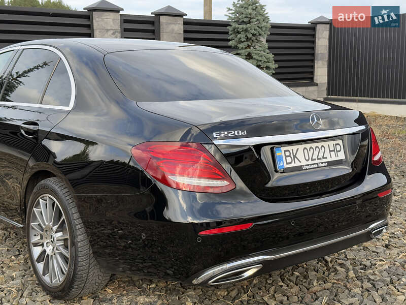 Седан Mercedes-Benz E-Class 2017 в Вараші