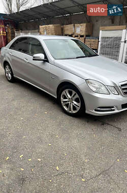 Седан Mercedes-Benz E-Class 2011 в Запорожье