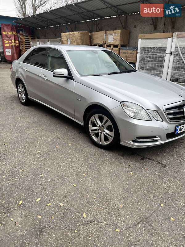 Mercedes-Benz E-Class 2011 Mercedes-Benz E-Class 2011