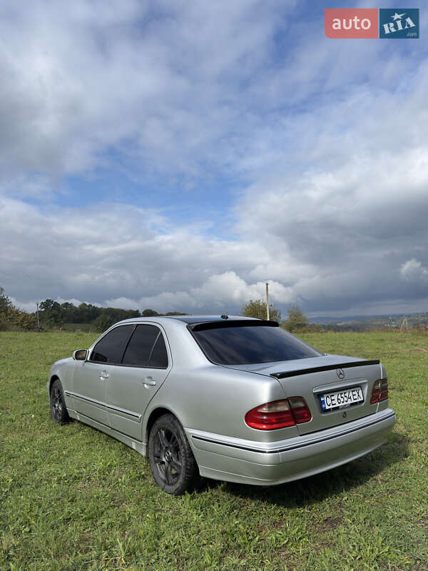 Седан Mercedes-Benz E-Class 2000 в Сторожинце