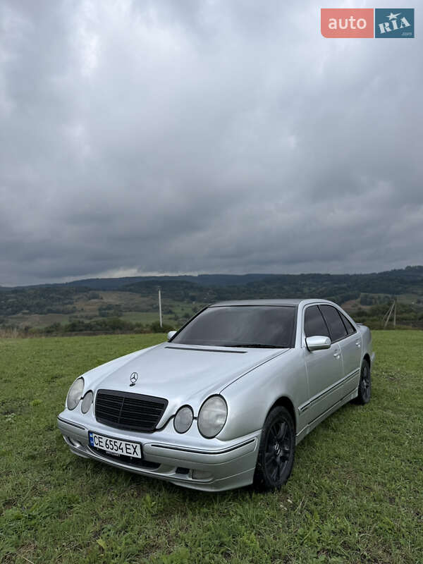 Седан Mercedes-Benz E-Class 2000 в Сторожинце