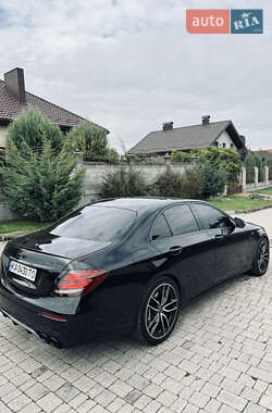 Седан Mercedes-Benz E-Class 2016 в 