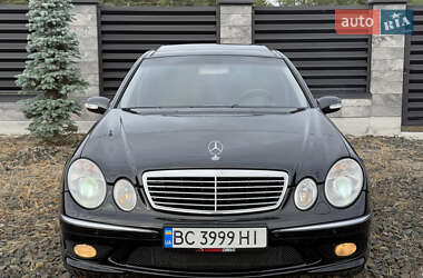 Седан Mercedes-Benz E-Class 2004 в Вараше