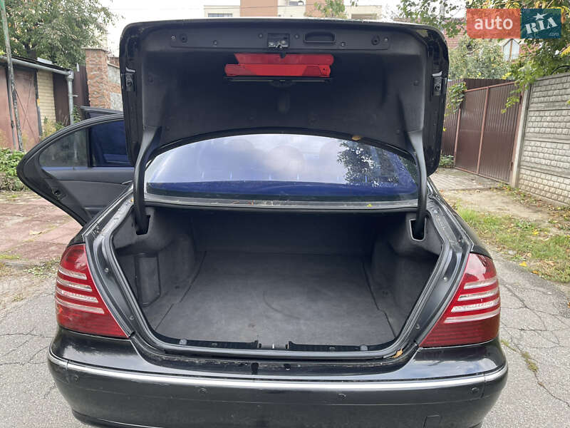 Седан Mercedes-Benz E-Class 2003 в Киеве