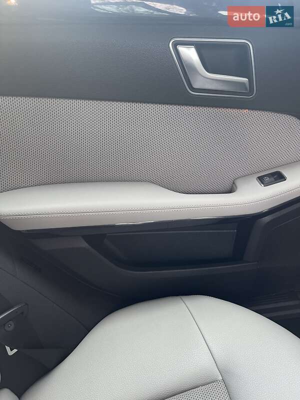 Універсал Mercedes-Benz E-Class 2011 в Дрогобичі