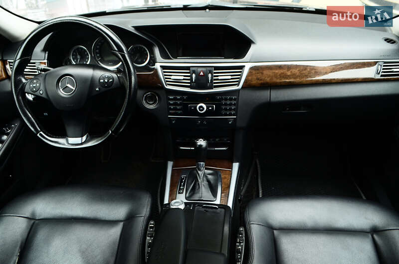 Седан Mercedes-Benz E-Class 2011 в Киеве