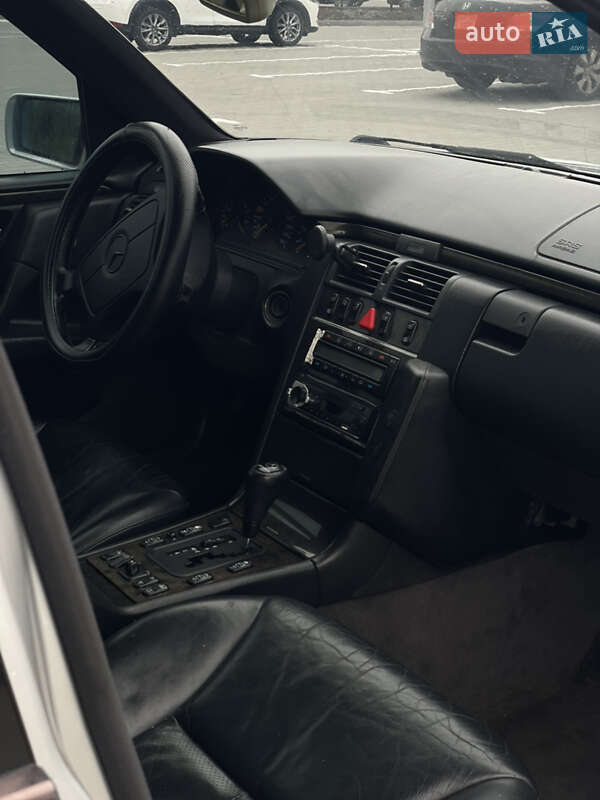 Седан Mercedes-Benz E-Class 1998 в Києві фото 12 Седан Mercedes-Benz E-Class 1998 в Києві