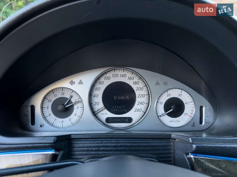 Седан Mercedes-Benz E-Class 2003 в Великодолинском фото 16 Седан Mercedes-Benz E-Class 2003 в Великодолинском