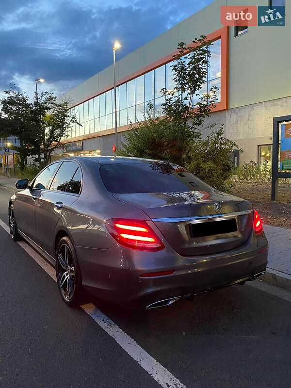 Седан Mercedes-Benz E-Class 2017 в  фото Седан Mercedes-Benz E-Class 2017 в