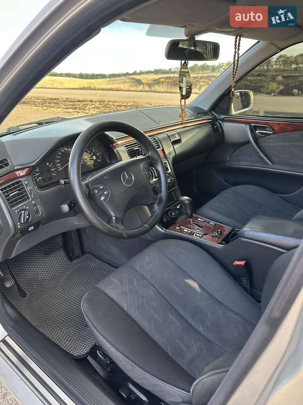 Седан Mercedes-Benz E-Class 2000 в Одесі фото 18 Седан Mercedes-Benz E-Class 2000 в Одесі