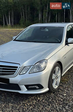 Седан Mercedes-Benz E-Class 2010 в 