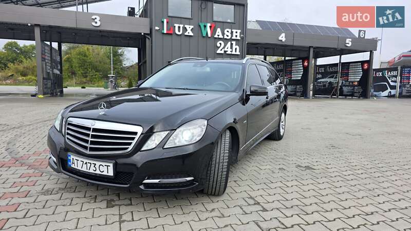 Універсал Mercedes-Benz E-Class 2011 в Івано-Франківську