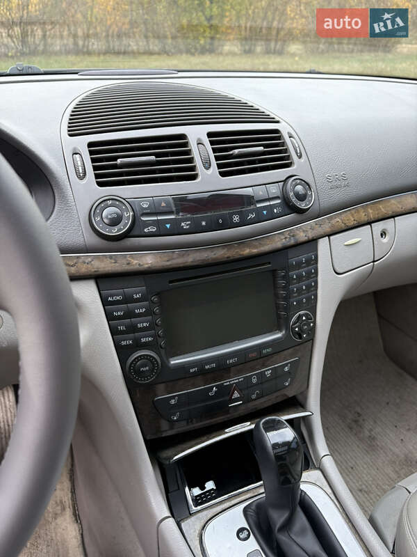 Седан Mercedes-Benz E-Class 2004 в Новых Санжарах