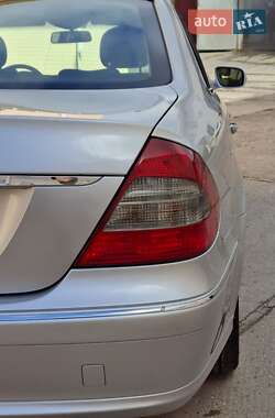 Седан Mercedes-Benz E-Class 2007 в 