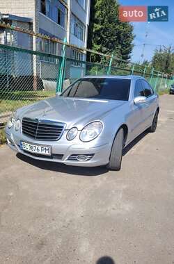 Седан Mercedes-Benz E-Class 2004 в Львове