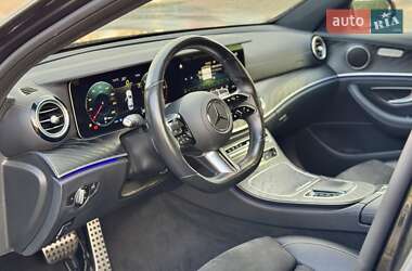 Седан Mercedes-Benz E-Class 2021 в 