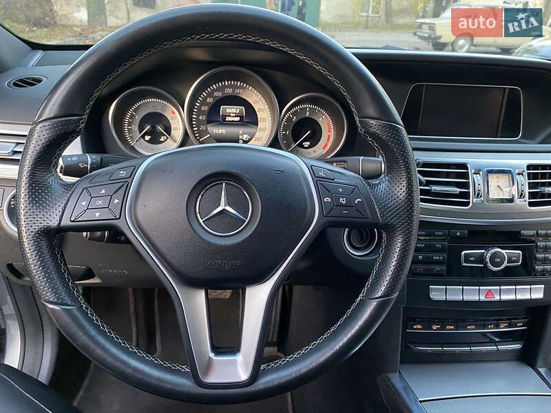 Седан Mercedes-Benz E-Class 2013 в Львове