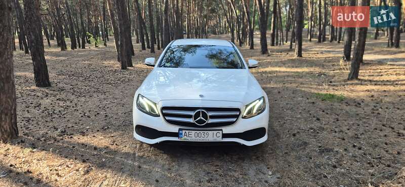 Седан Mercedes-Benz E-Class 2017 в Дніпрі