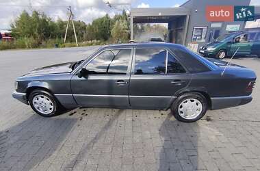 Седан Mercedes-Benz E-Class 1992 в 