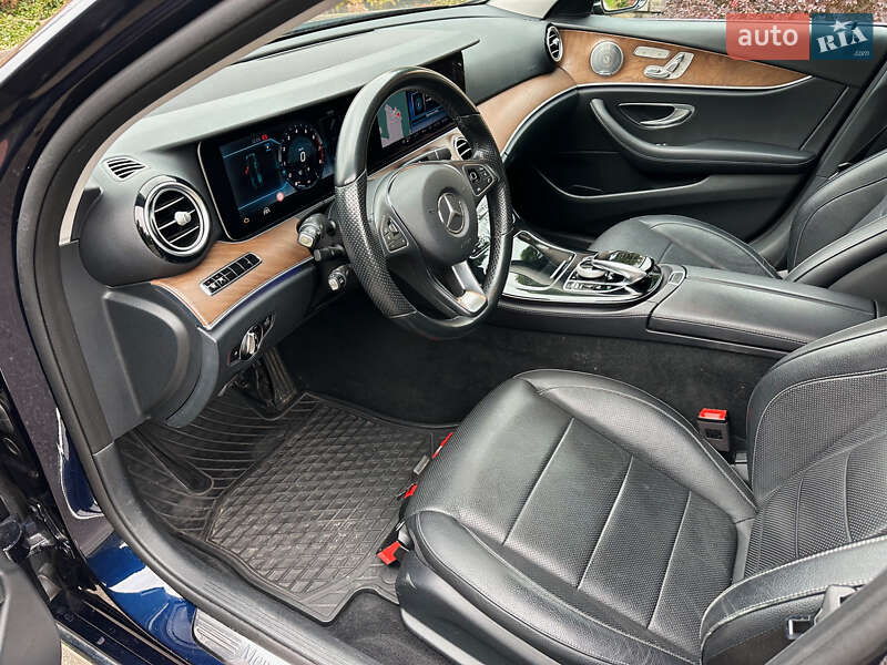 Седан Mercedes-Benz E-Class 2017 в Киеве